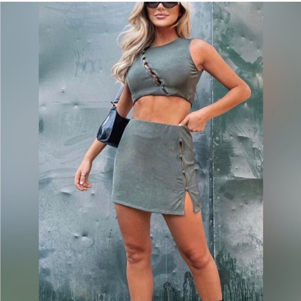 White fox outta my way mini skirt in military green